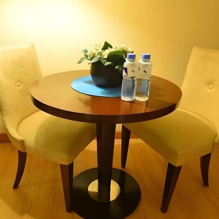 Lancaster Hotel Manila Mandaluyong Extérieur photo