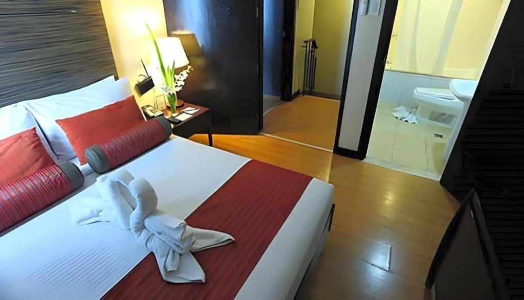 Lancaster Hotel Manila Mandaluyong Extérieur photo