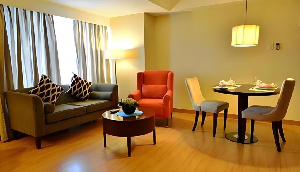 Lancaster Hotel Manila Mandaluyong Extérieur photo