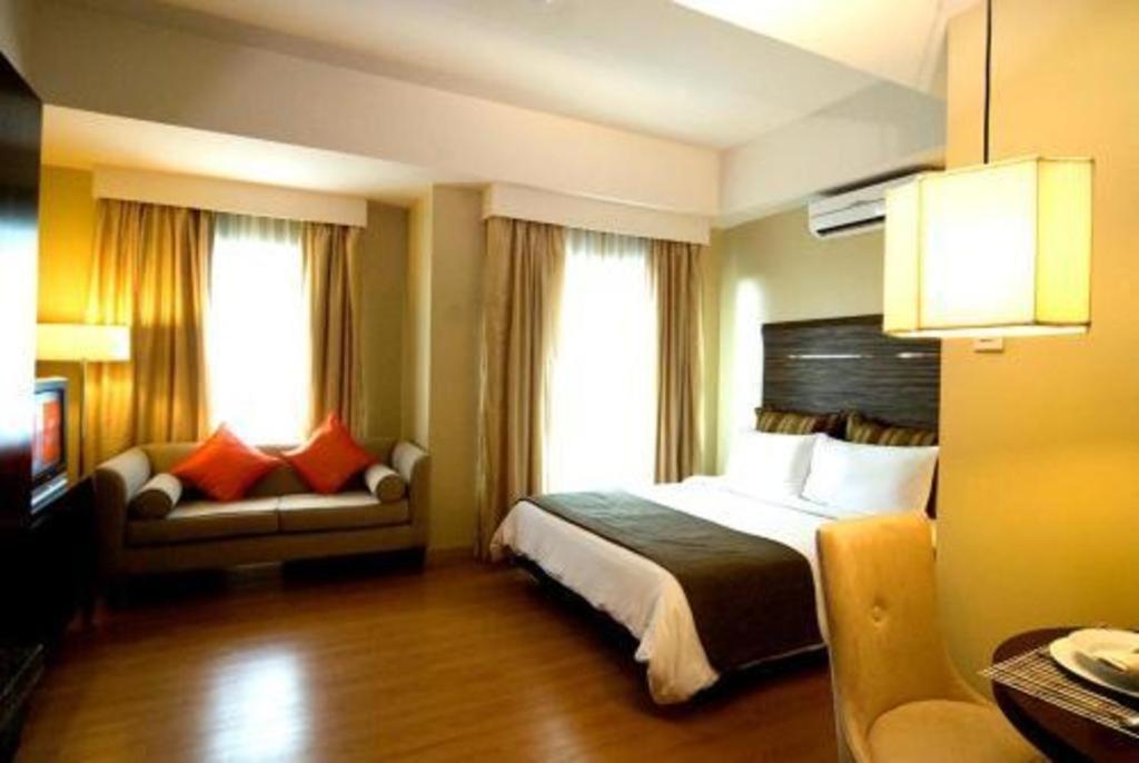 Lancaster Hotel Manila Mandaluyong Extérieur photo