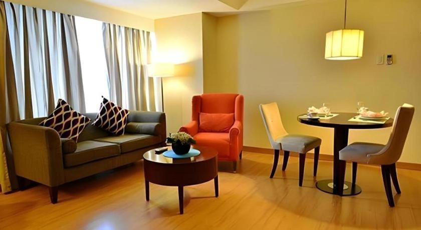 Lancaster Hotel Manila Mandaluyong Extérieur photo