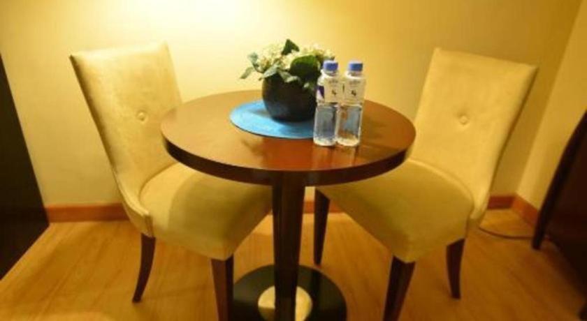 Lancaster Hotel Manila Mandaluyong Extérieur photo